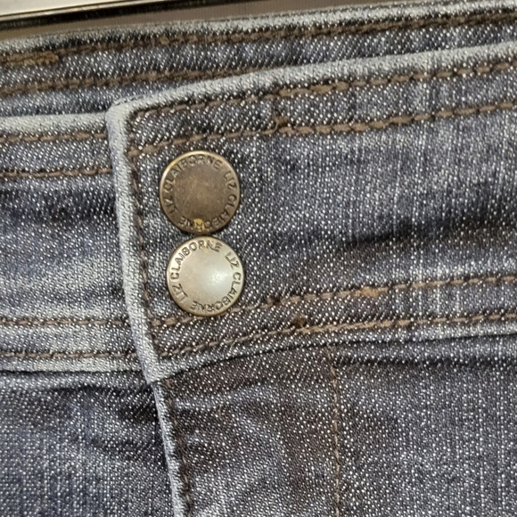 Liz Claiborne Slim Power Crop Fit 20W Deep Blue Denim Capri - Picture 3 of 9